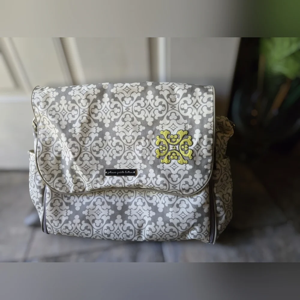 Petunia Pickle Bottom‎ XLarge Diaper Bag